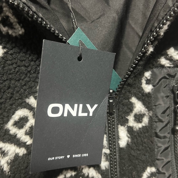 NWT Only sherpa jacket - Picture 9 of 10